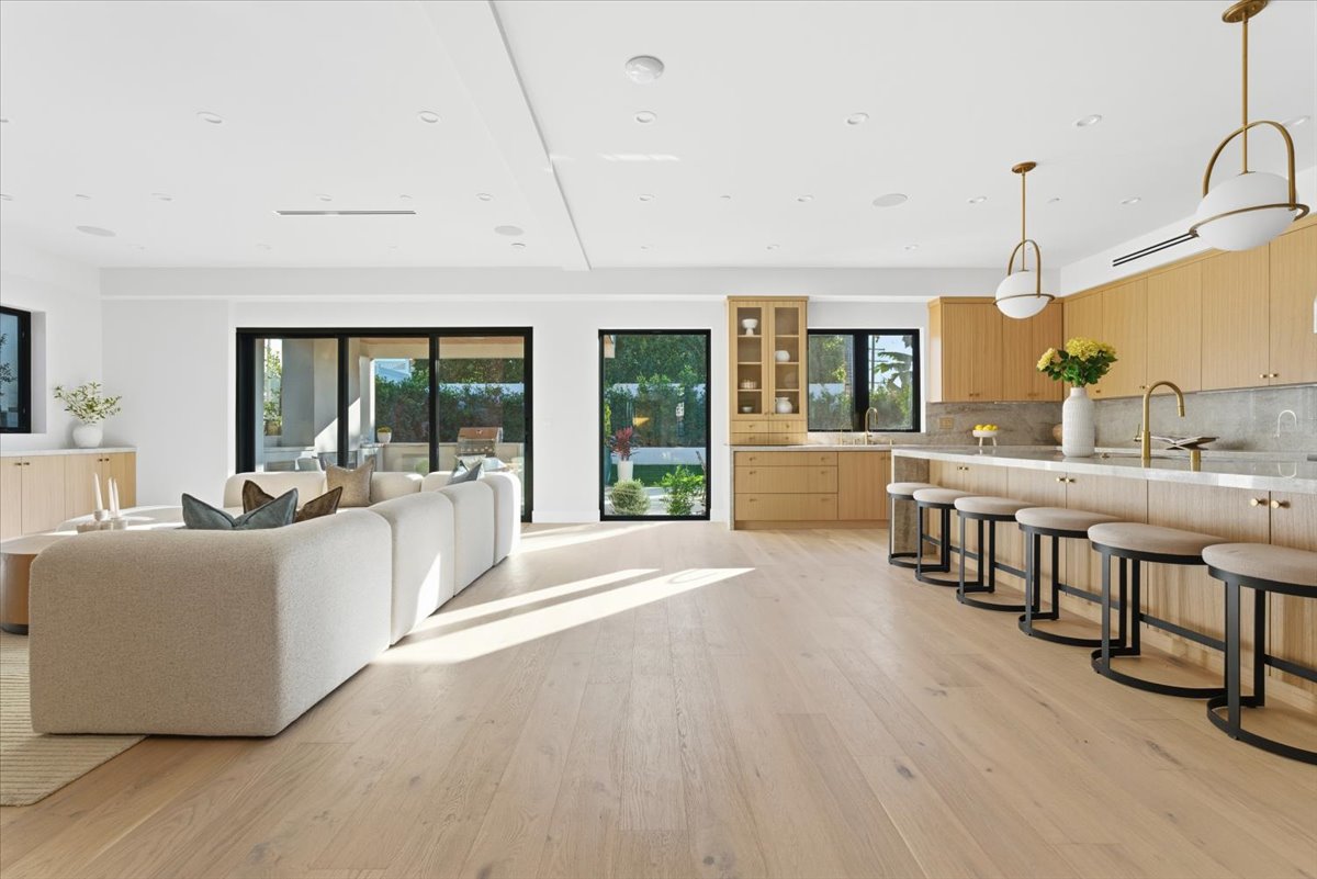 6th Street Residence — Photo 2