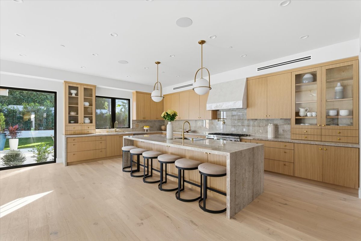 6th Street Residence — Photo 5