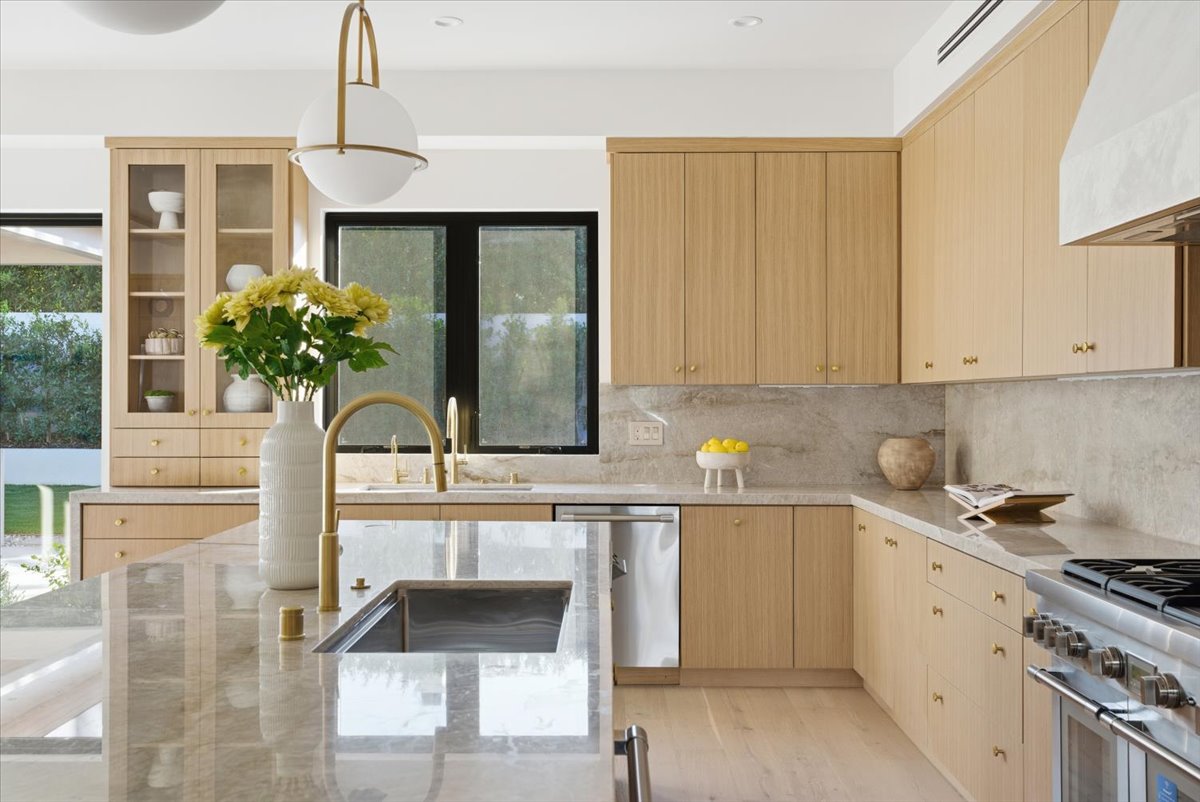 6th Street Residence — Photo 7