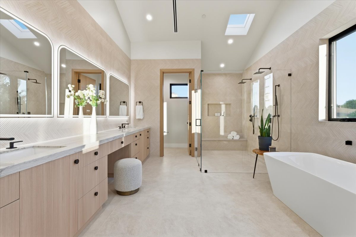 6th Street Residence — Photo 8