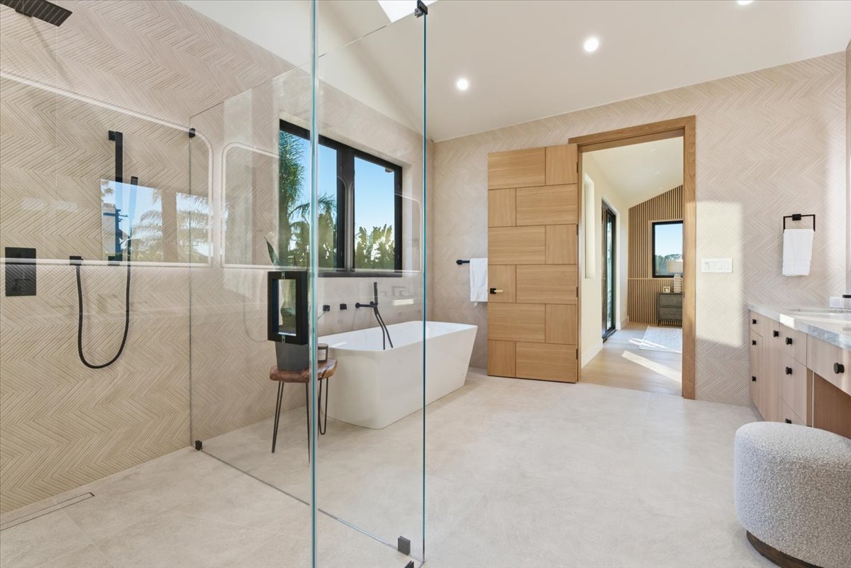 6th Street Residence — Photo 10
