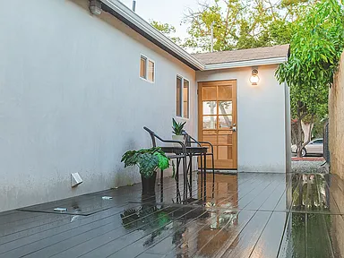 Atwater Ave Residence — Photo 2