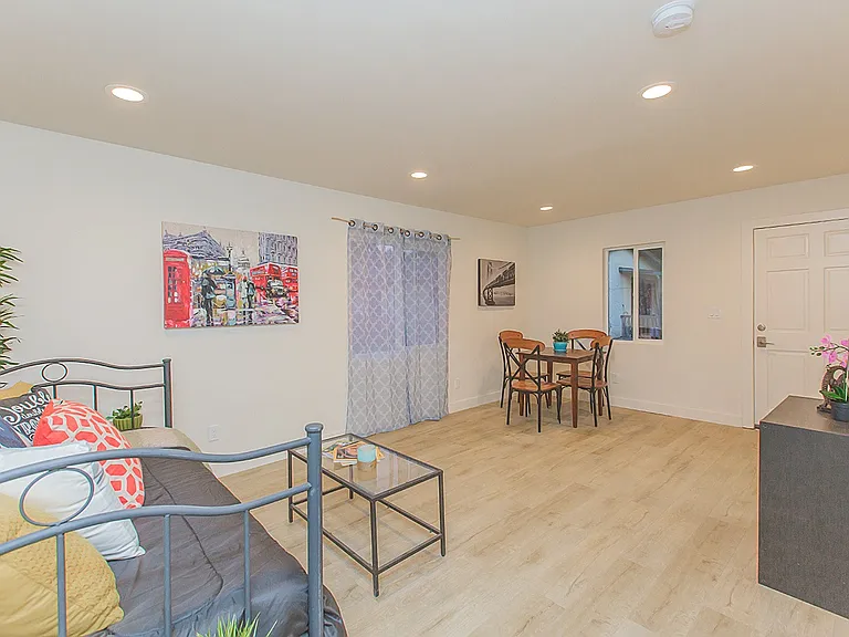 Atwater Ave Residence — Photo 3