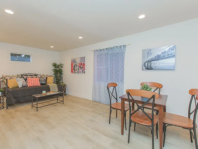 Atwater Ave Residence — Photo 21