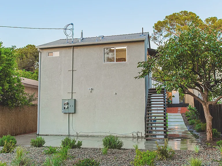 Atwater Ave Residence — Photo 24
