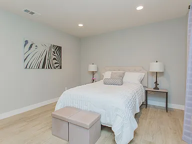 Atwater Ave Residence — Photo 33