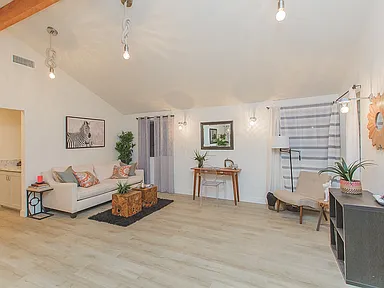 Atwater Ave Residence — Photo 36