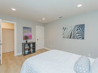 Atwater Ave Residence — Photo 41
