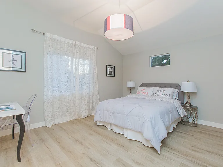 Atwater Ave Residence — Photo 44
