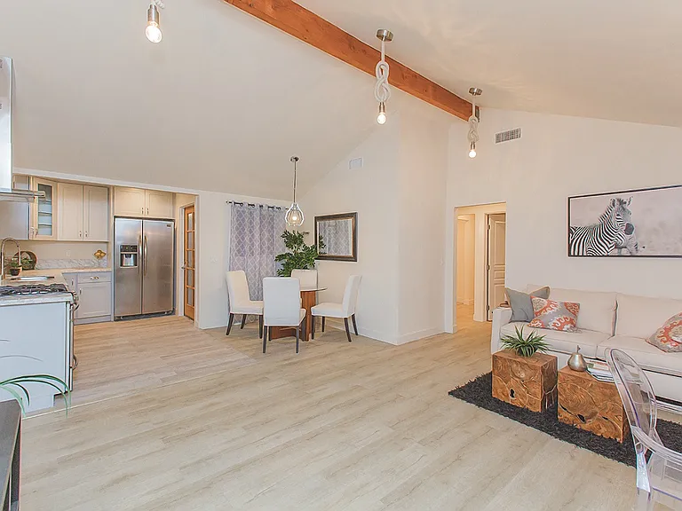 Atwater Ave Residence — Photo 47