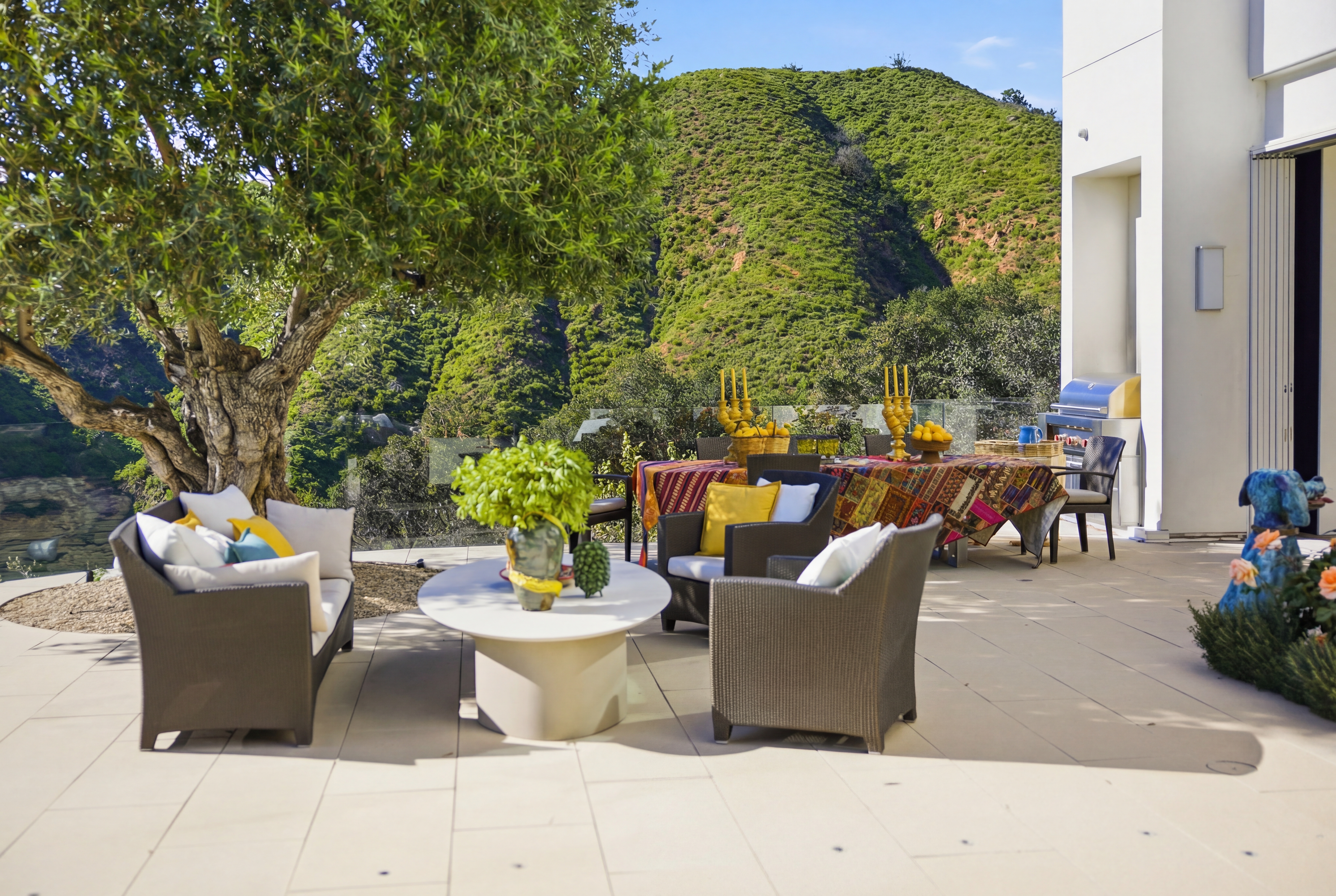 Castle Road Residence — Photo 8