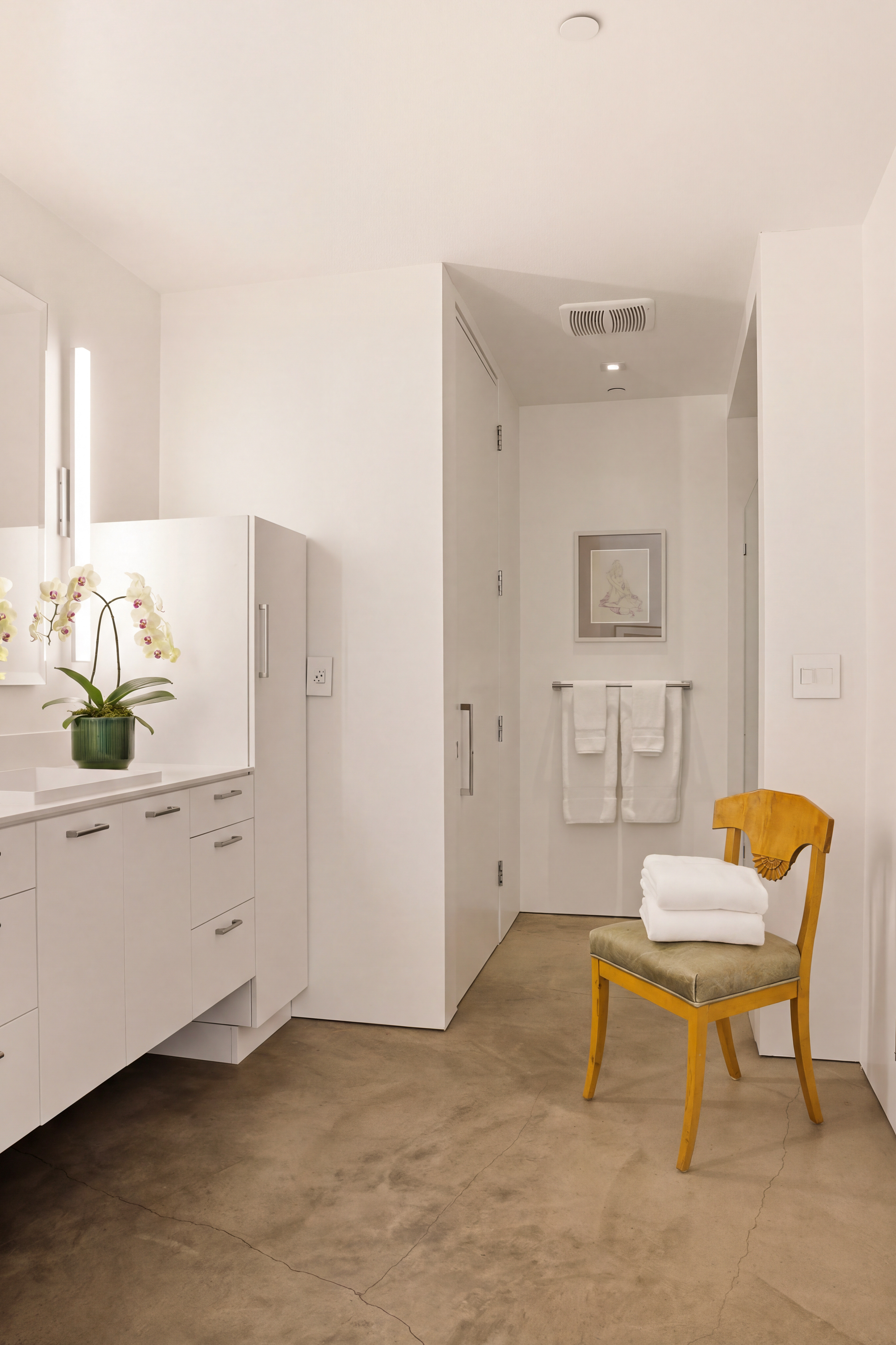Castle Road Residence — Photo 33