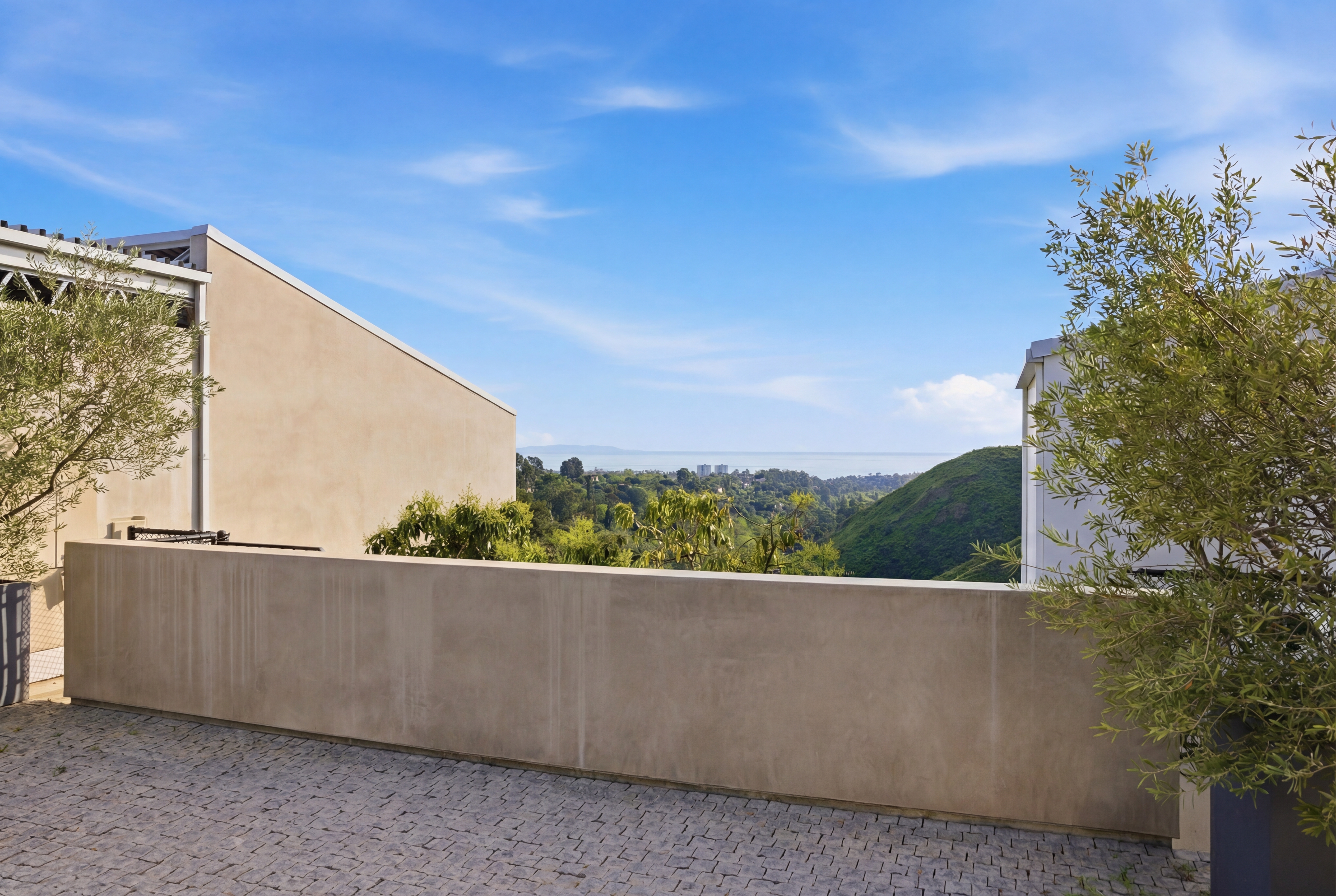 Castle Road Residence — Photo 54