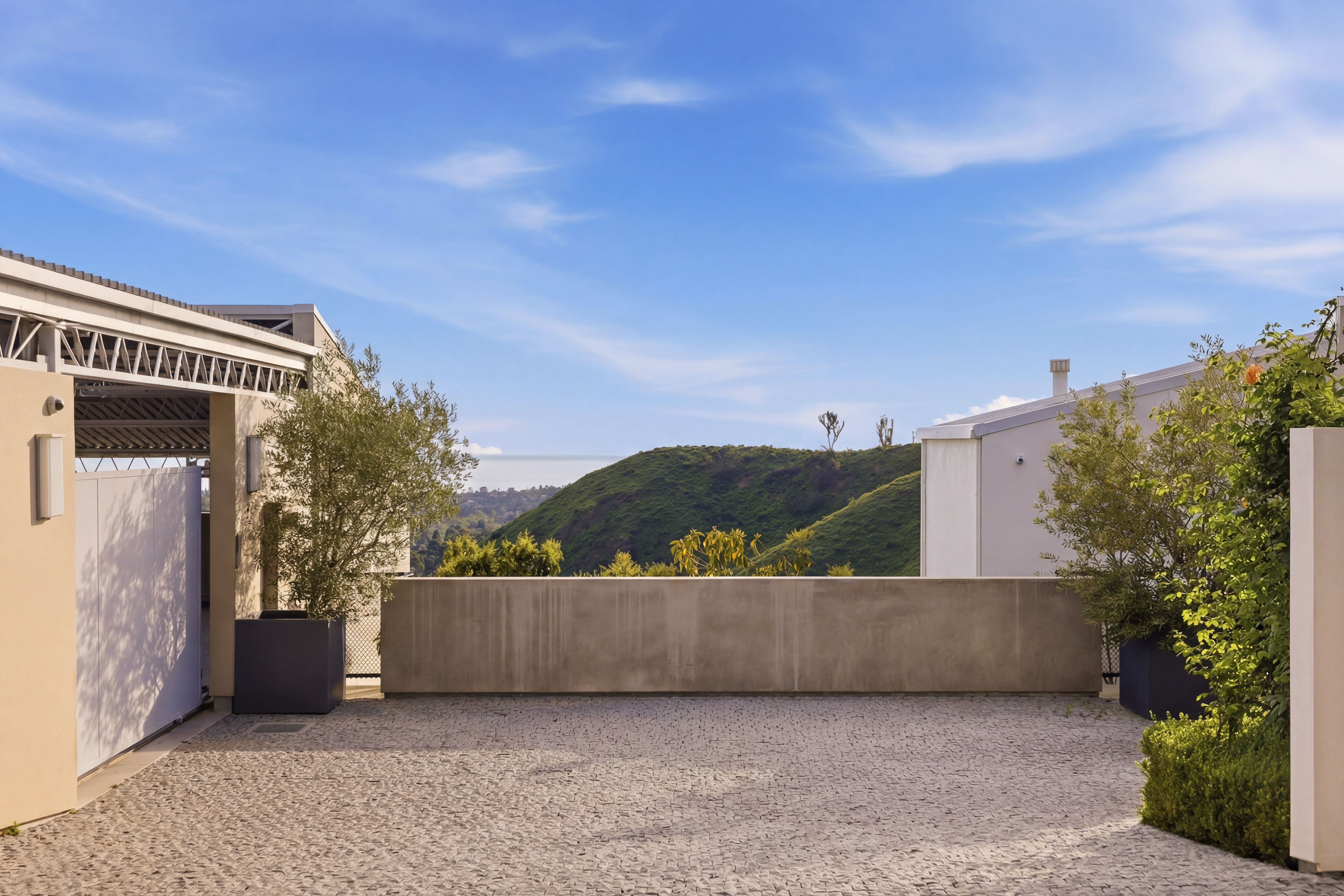 Castle Road Residence — Photo 57