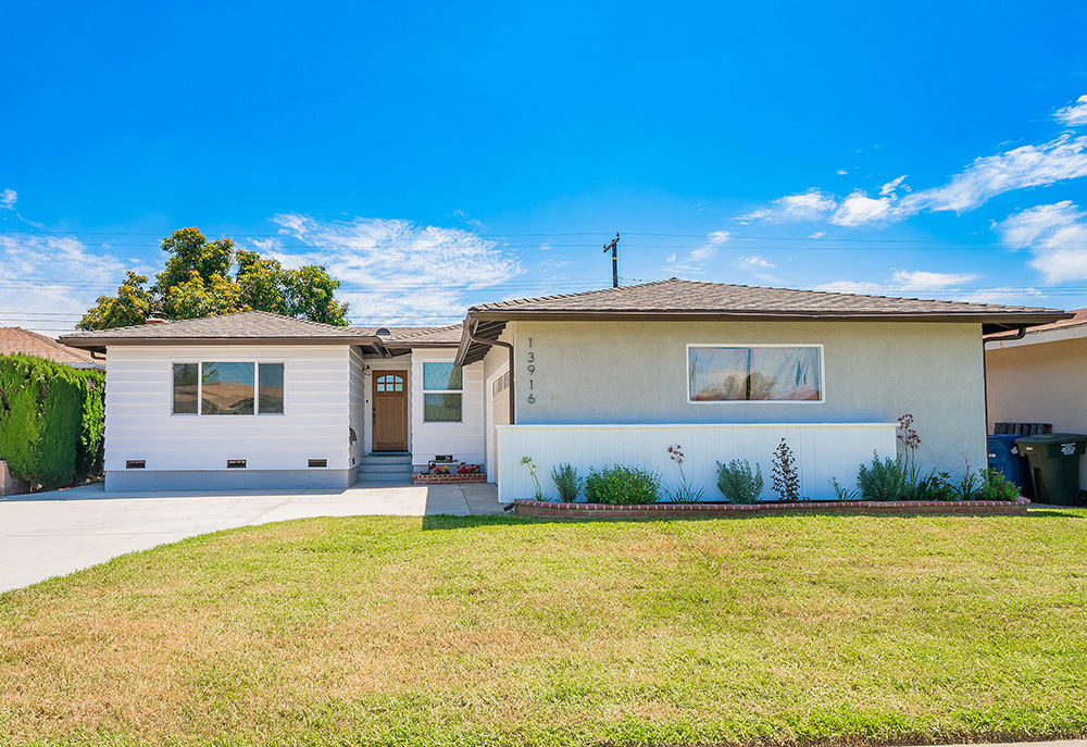 Daphne Ave Residence