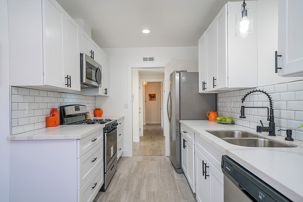 Daphne Ave Residence — Photo 7