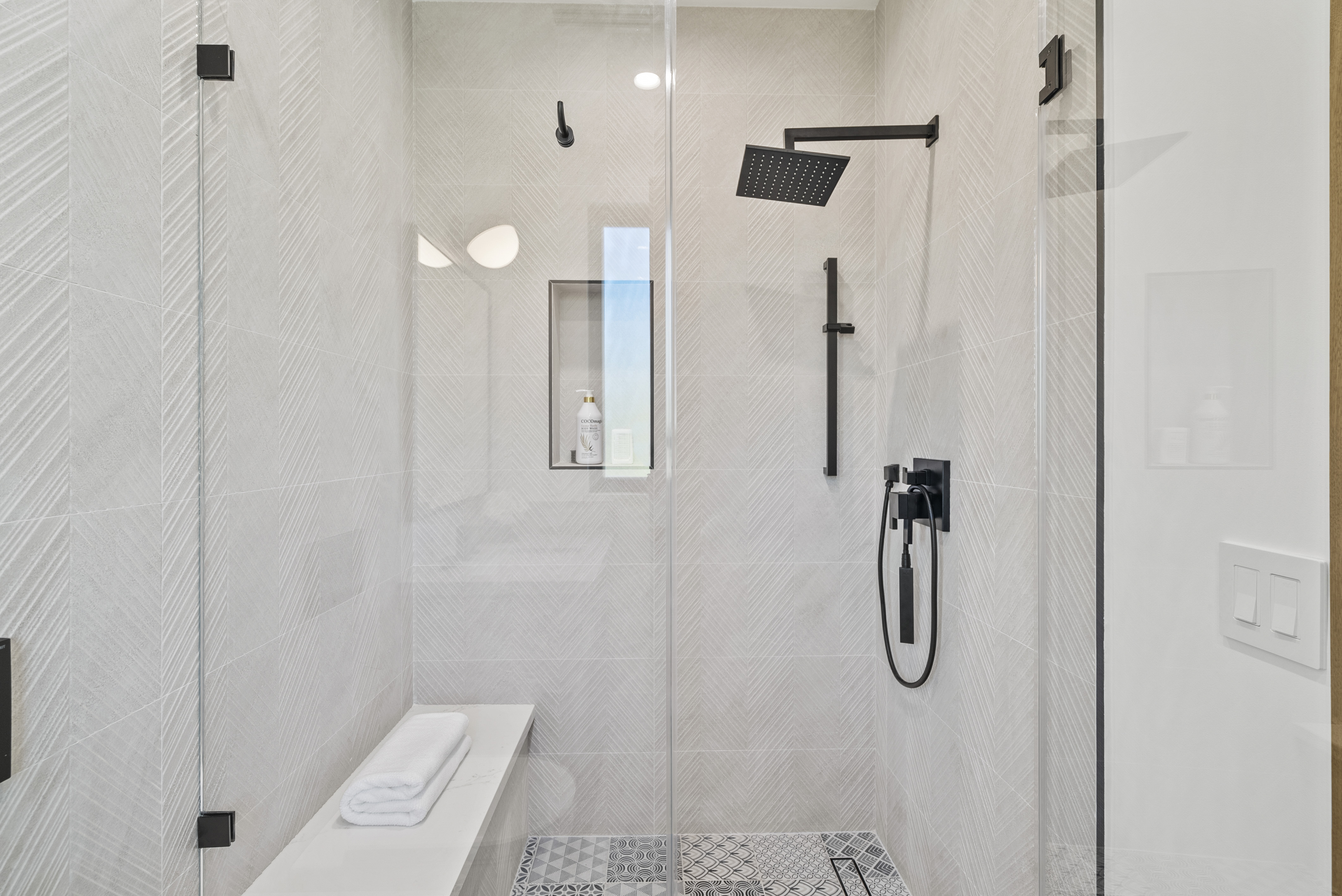 Farmdale Ave Residence — Photo 3