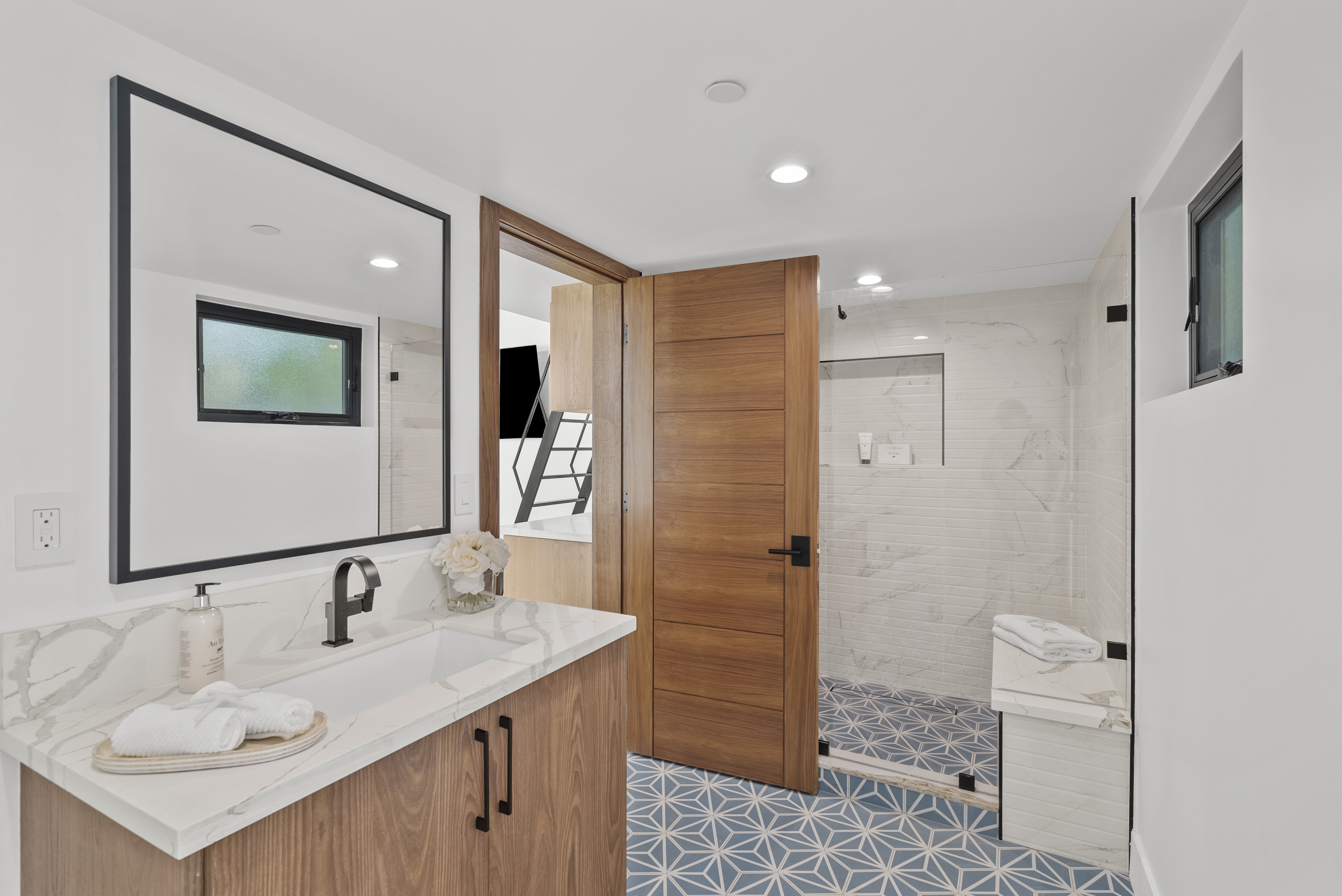 Farmdale Ave Residence — Photo 8