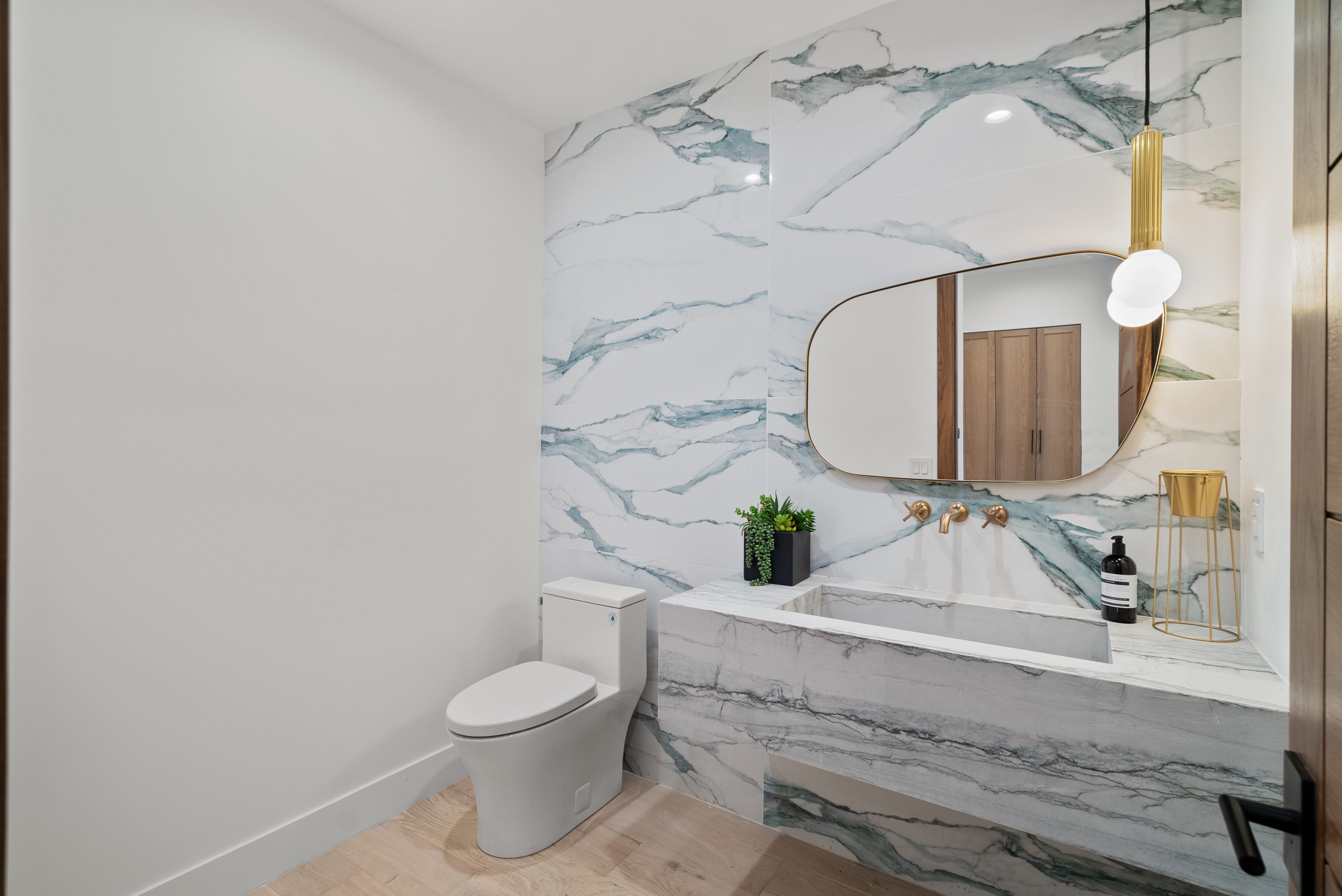 Farmdale Ave Residence — Photo 9