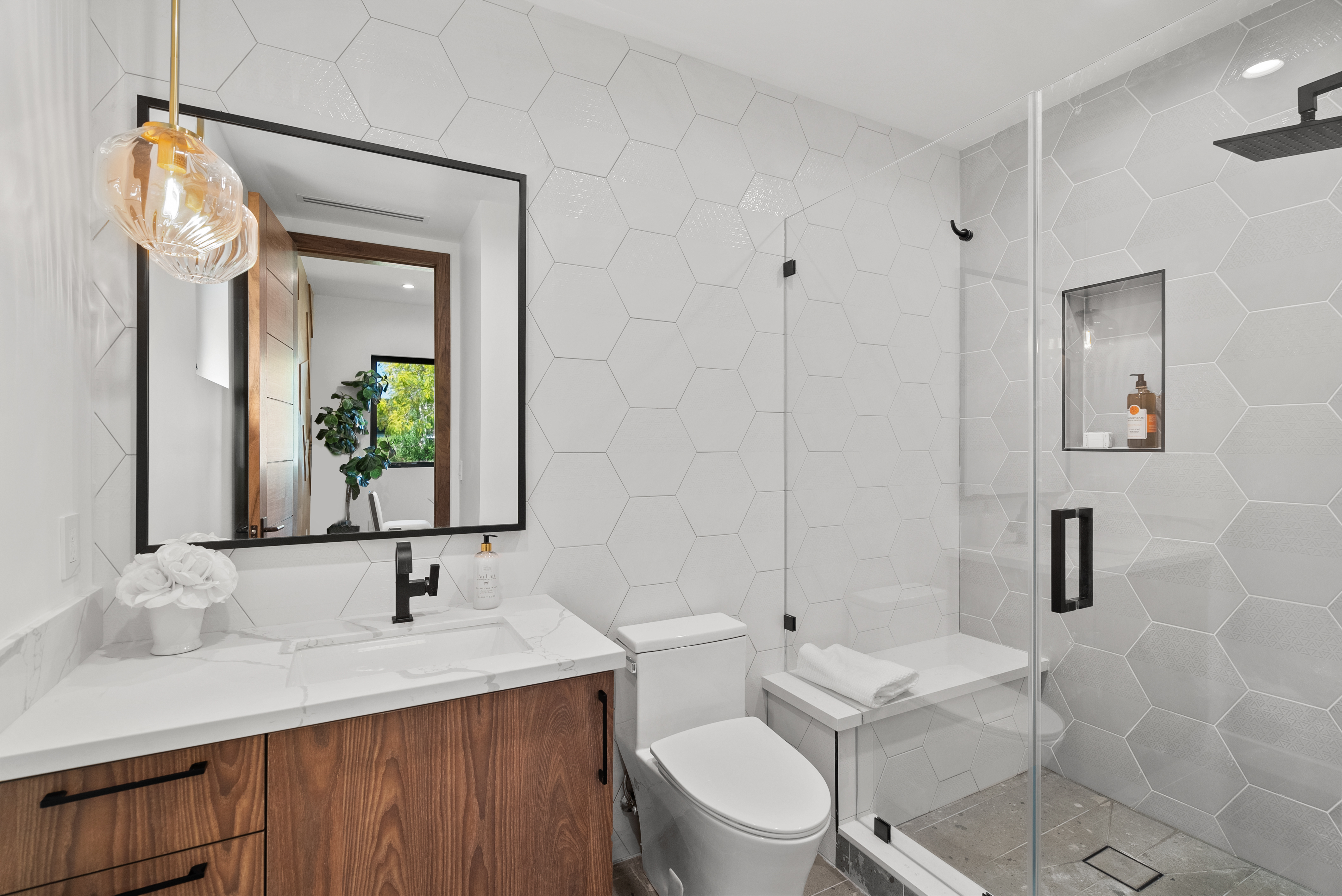 Farmdale Ave Residence — Photo 12