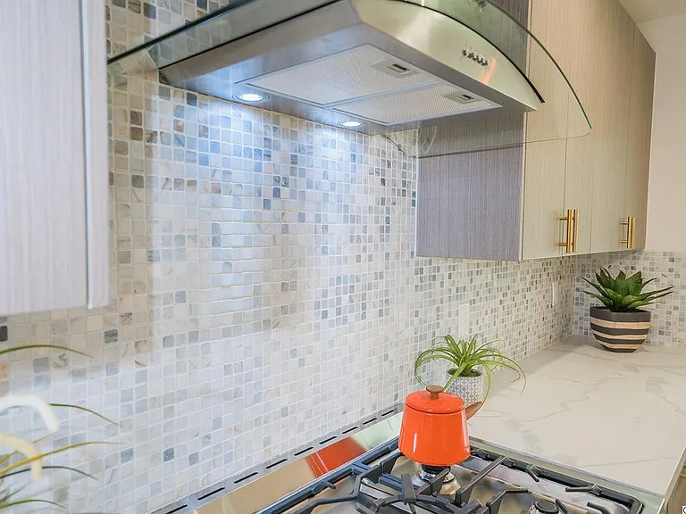 Fox Ridge Dr Residence — Photo 33