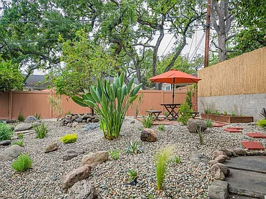 Fox Ridge Dr Residence — Photo 34