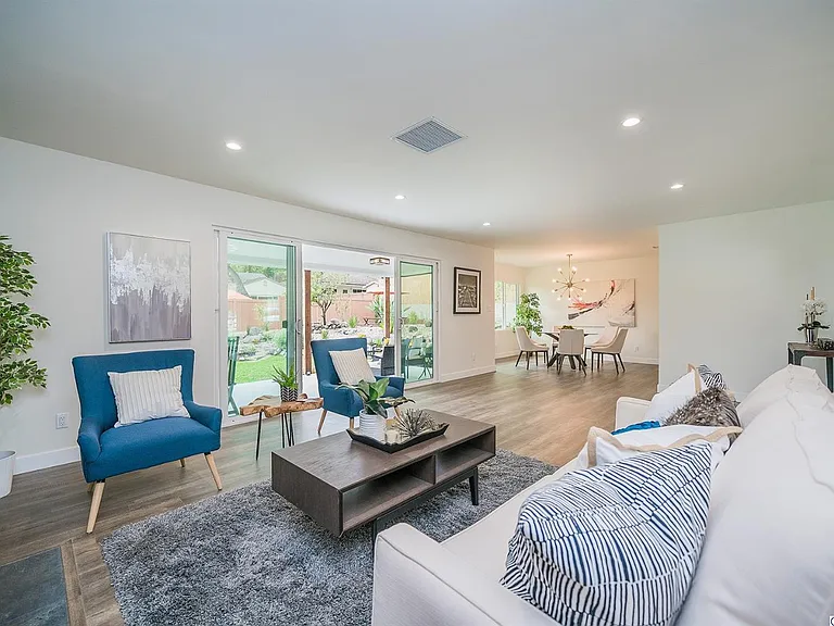 Fox Ridge Dr Residence — Photo 42