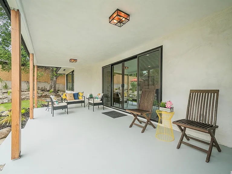 Fox Ridge Dr Residence — Photo 46