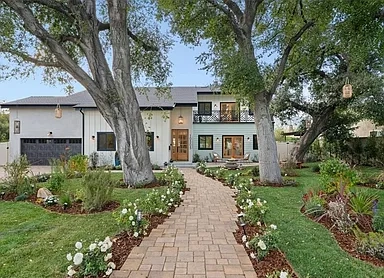 Jordan Ave Residence — Photo 2