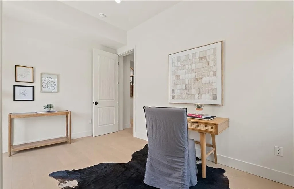 Jordan Ave Residence — Photo 19