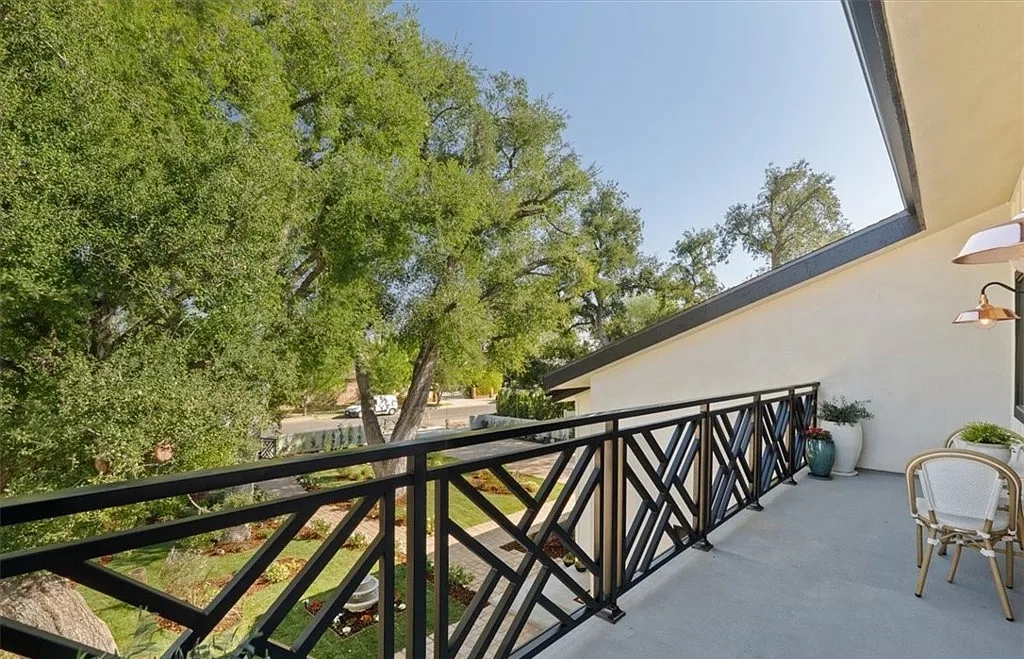 Jordan Ave Residence — Photo 26