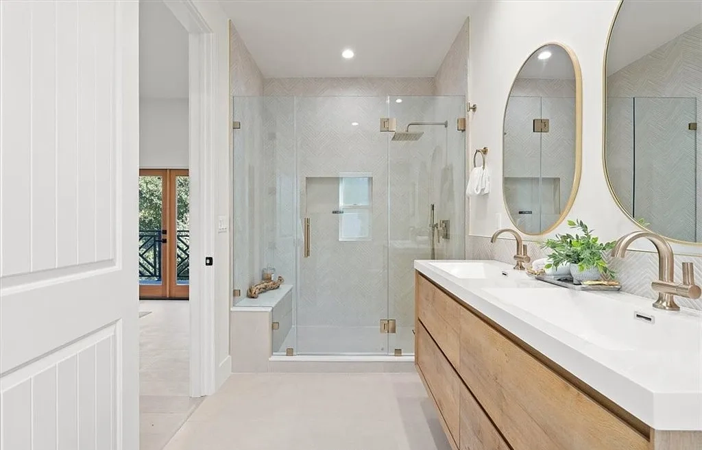 Jordan Ave Residence — Photo 31