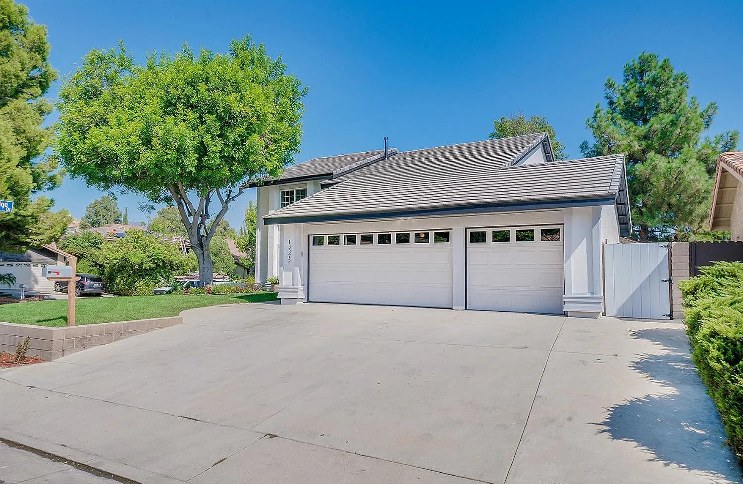 Meadow Wood Ln Residence — Photo 4