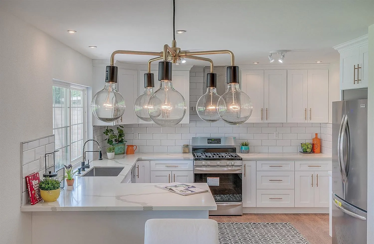 Meadow Wood Ln Residence — Photo 10