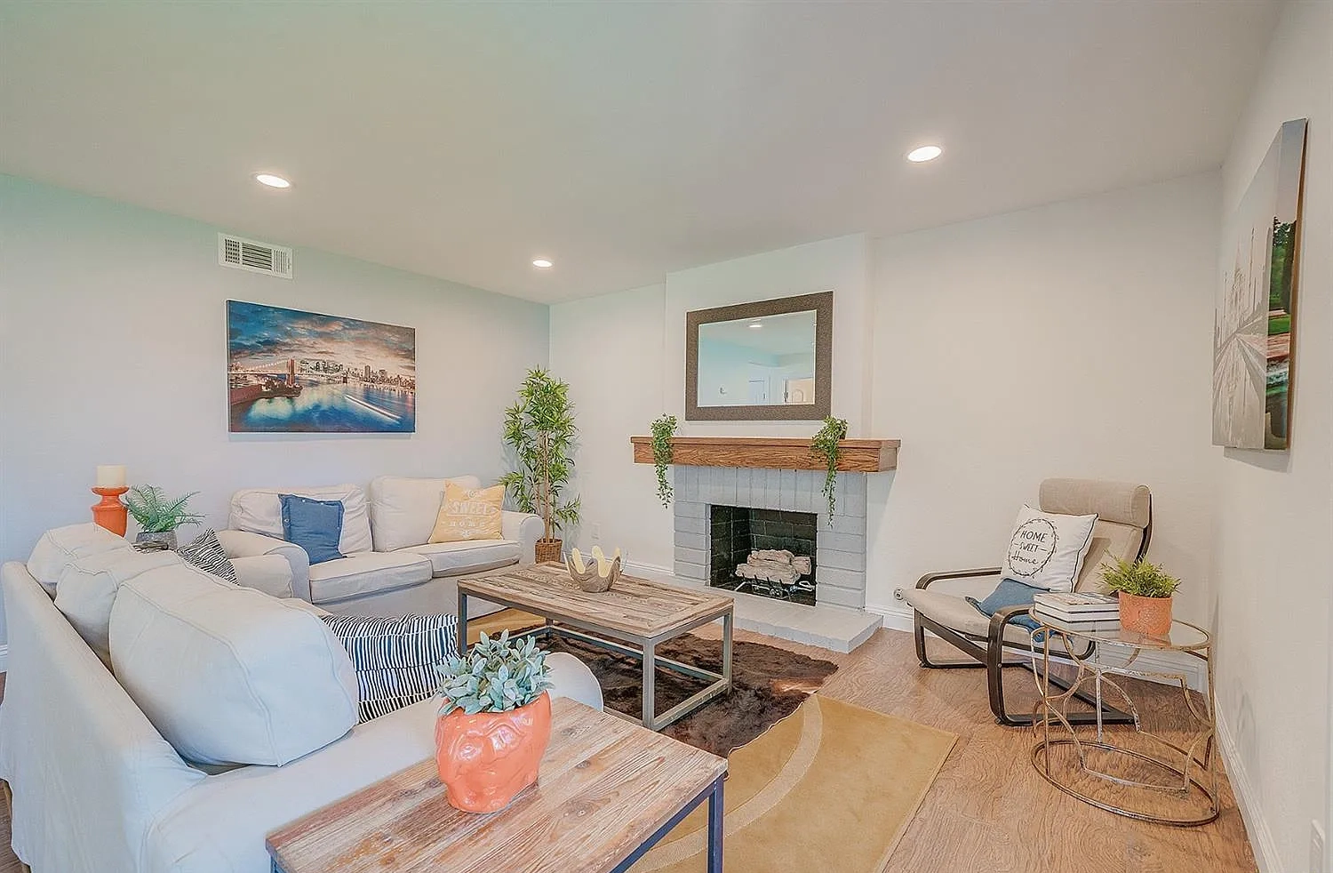 Meadow Wood Ln Residence — Photo 15