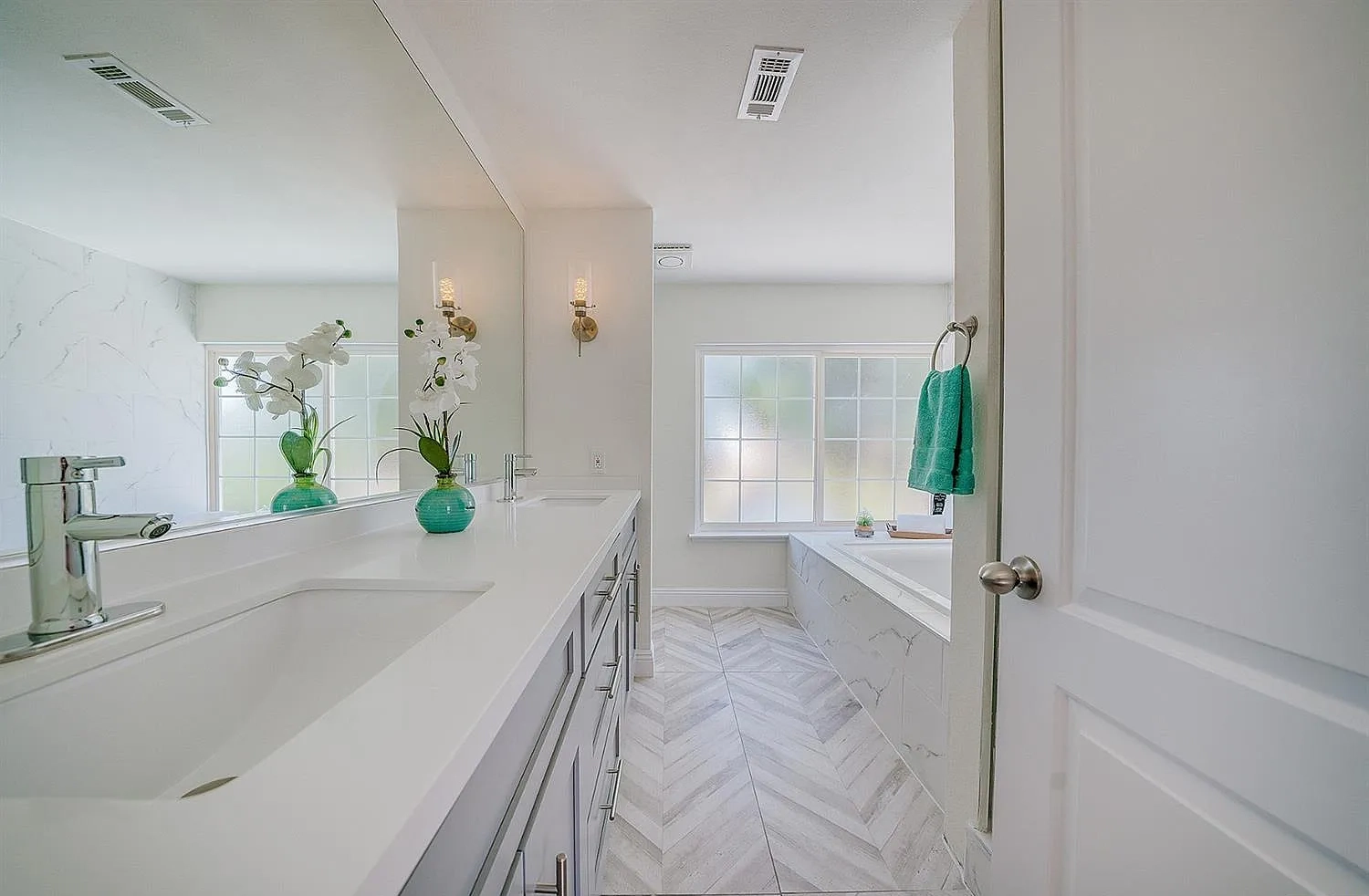 Meadow Wood Ln Residence — Photo 25