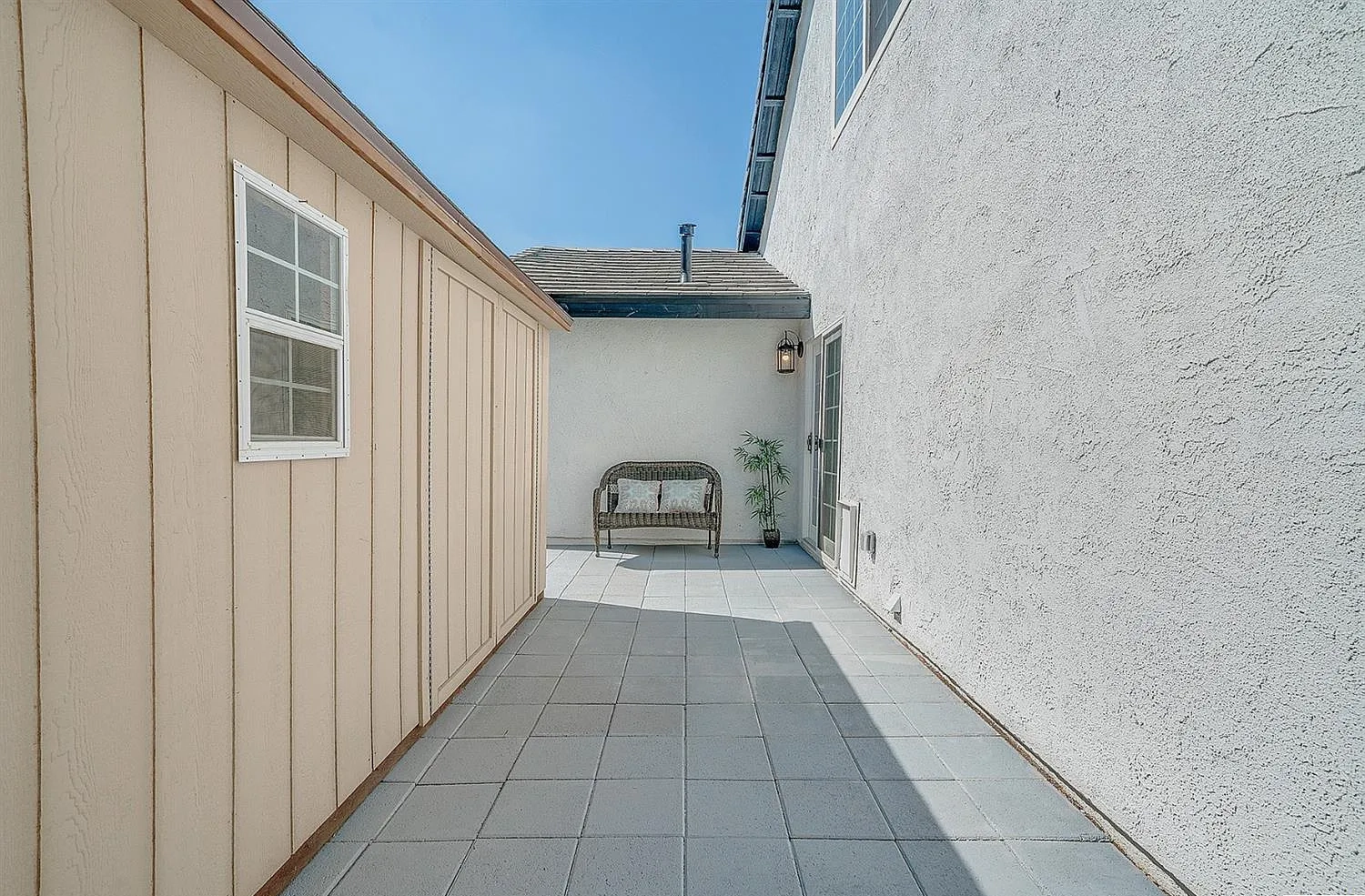 Meadow Wood Ln Residence — Photo 34