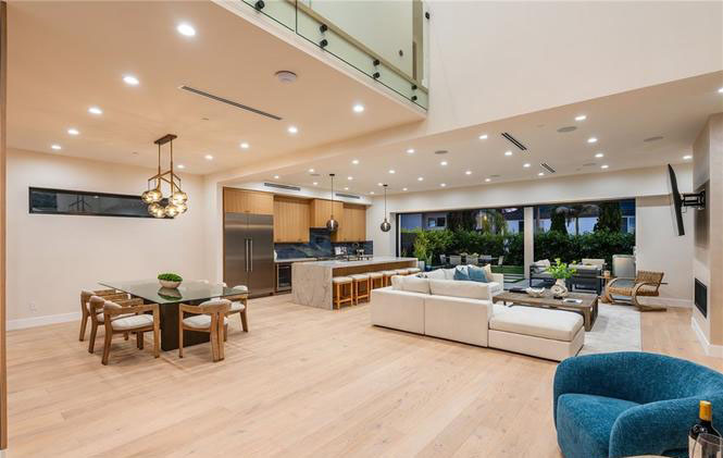 Oak Ave Residence — Photo 9