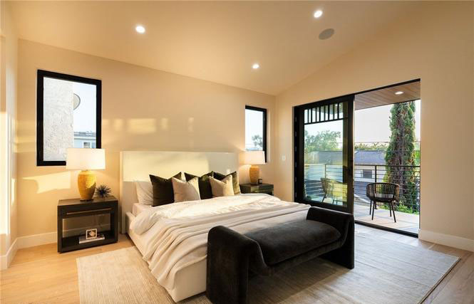 Oak Ave Residence — Photo 29