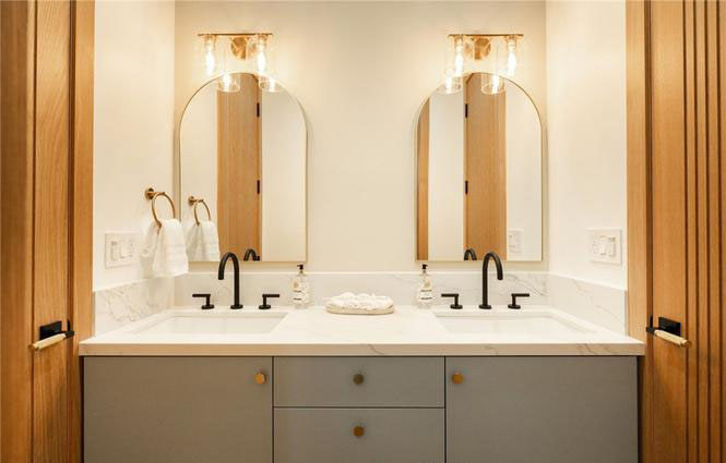 Oak Ave Residence — Photo 36