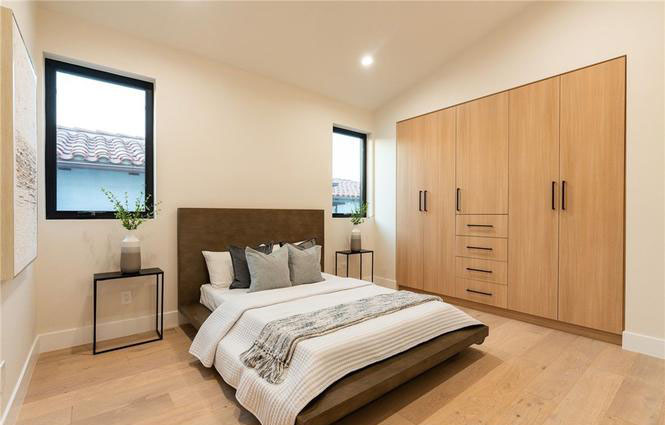 Oak Ave Residence — Photo 38