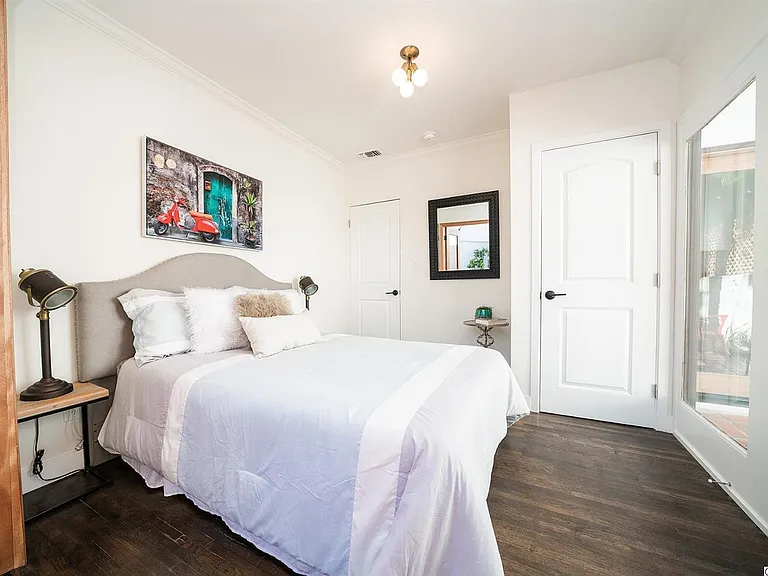 Willoughby Ave Residence — Photo 11