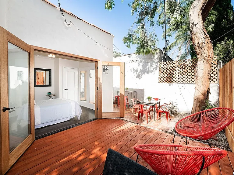 Willoughby Ave Residence — Photo 18