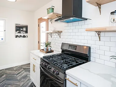 Willoughby Ave Residence — Photo 21