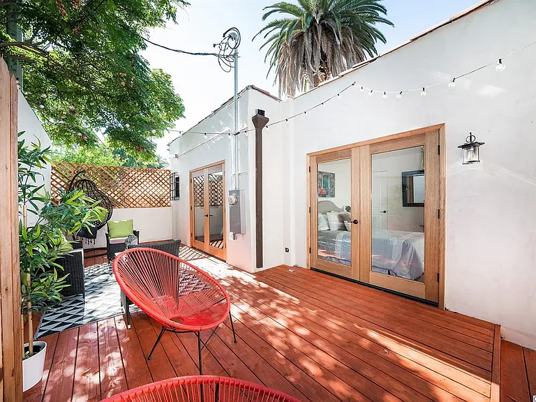 Willoughby Ave Residence — Photo 36